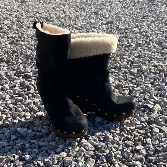 UGG Carnegie Studded Wedge Boot - Picture 5 of 10
